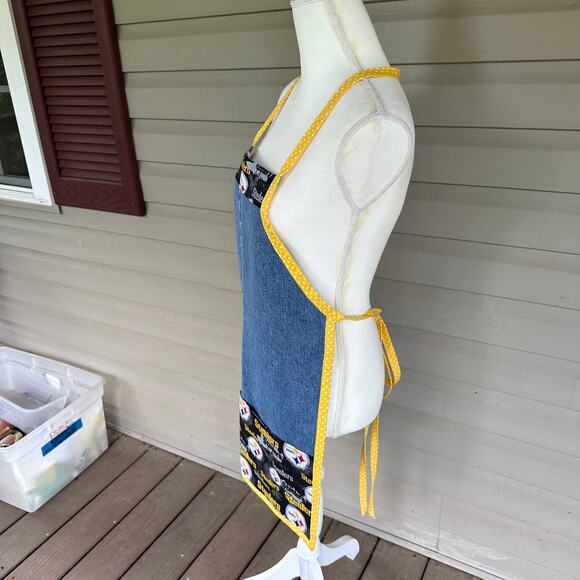 Handmade NFL Steelers Apron Recycled Denim Pockets - Picture 4 of 6